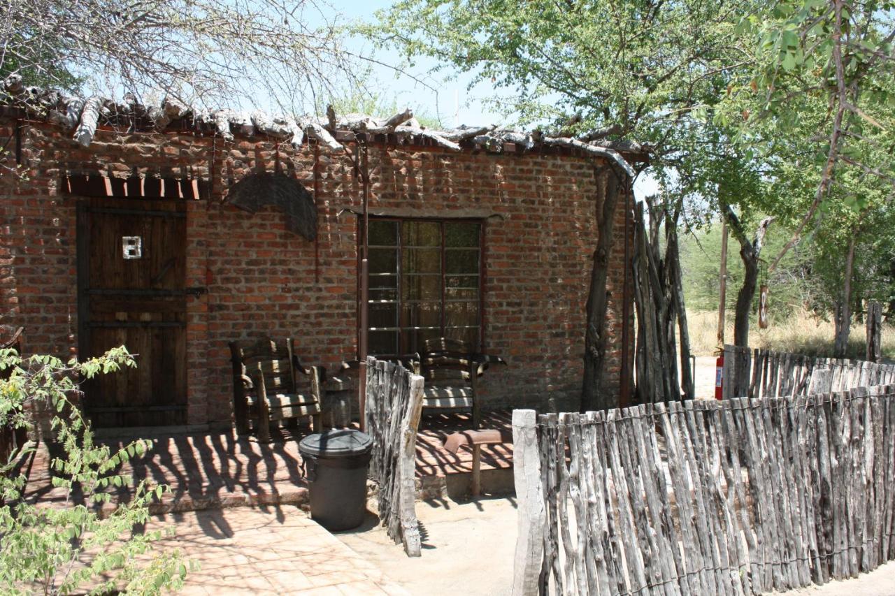 Roy'S Rest Camp Villa Grootfontein Exterior photo